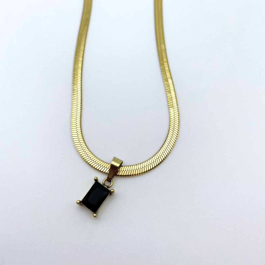 Rosalyn Pendant Necklace - Onyx